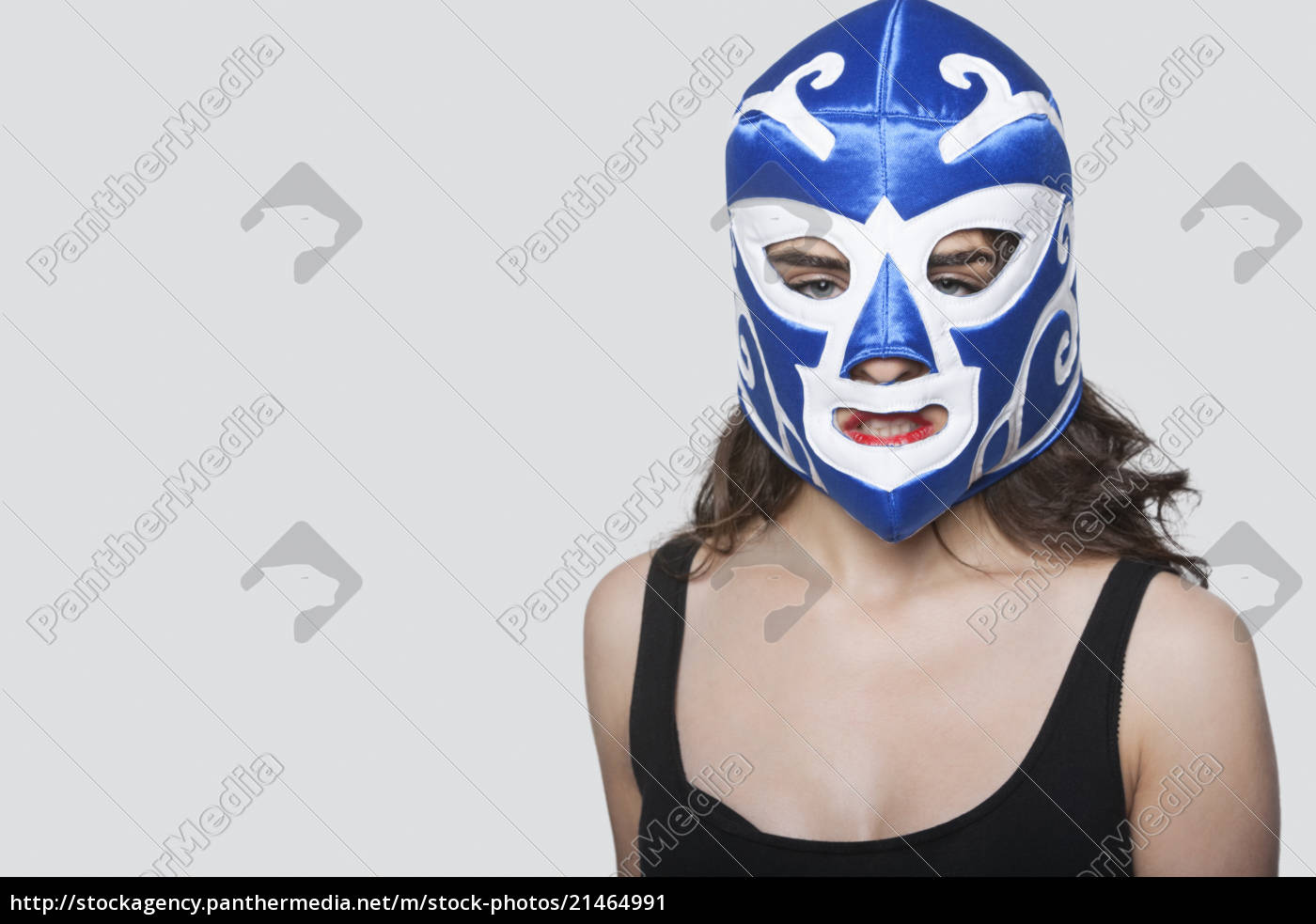 Omkostningsprocent Æsel ærme portræt af en ung kvinde iført wrestling maske over - Stockphoto #21464991  | PantherMedia Billedbureau
