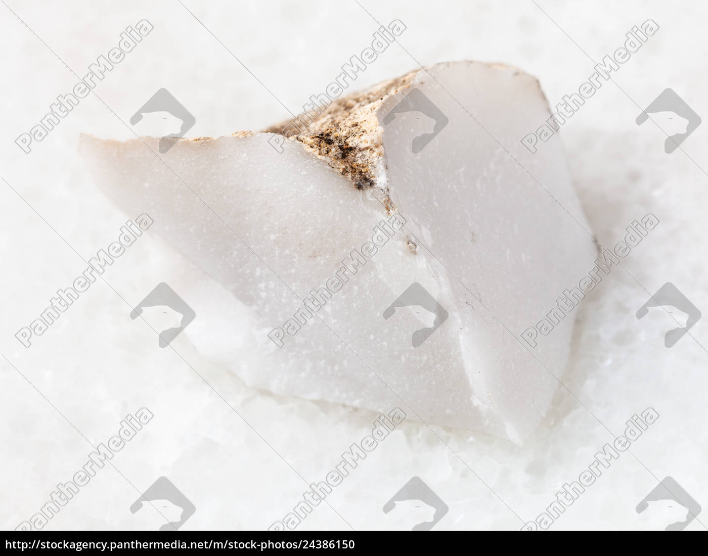 Ru Cacholong Hvid Opal Sten Pa Hvid Stockphoto 24386150 Panthermedia Billedbureau